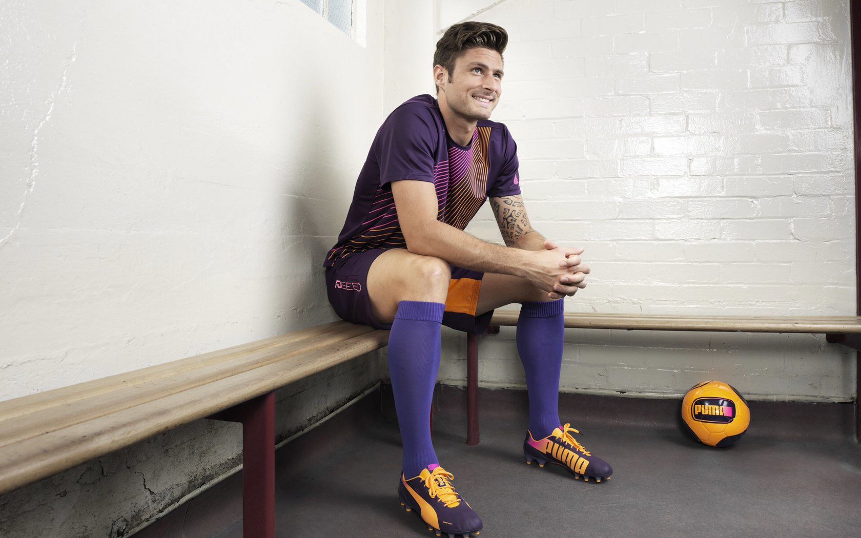 开云在线入口-《PUBGMobile》“风暴之巅”线上线下联动,挑战极限操作!